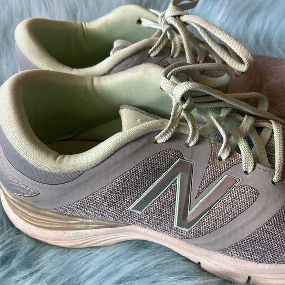 NEW BALANCE 711 SNEAKERS Size 8 Womans - Picture 3 of 10